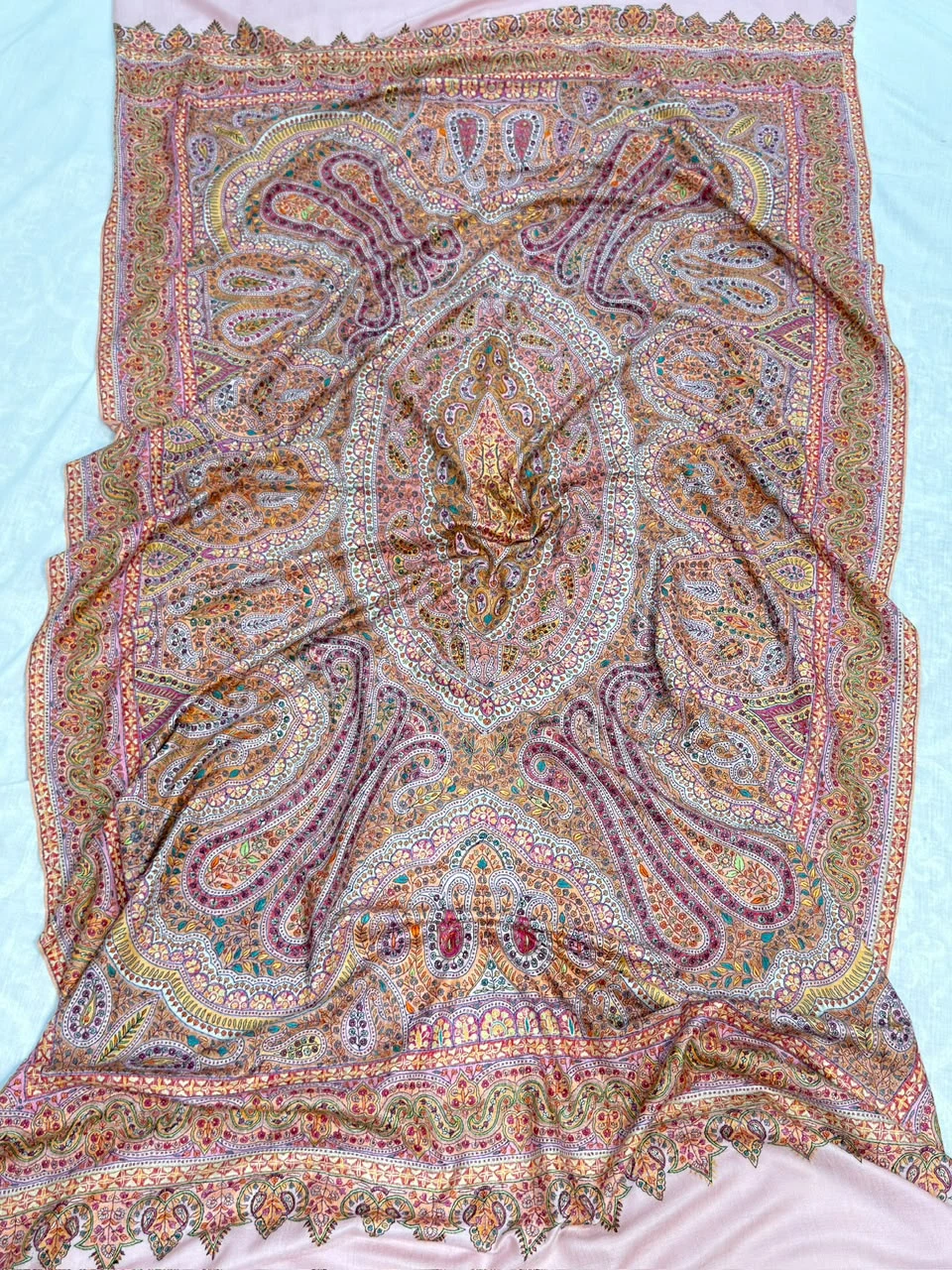 Imperial Medallion Sozni