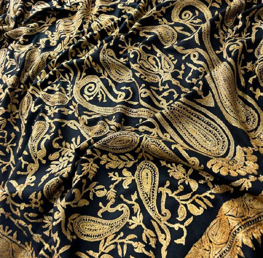 Tilla shawl craftsmanship in detail